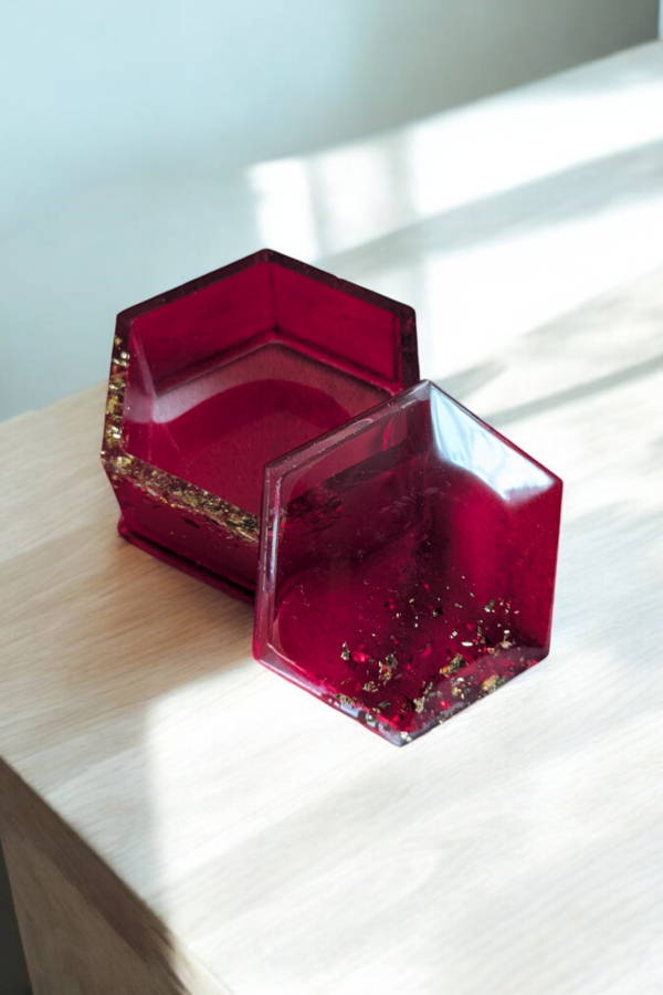 Boite à bijoux rouge et feuille d'or – Image 2